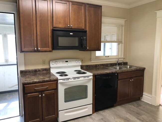 Photo - 614 S Clinton St Unit 1