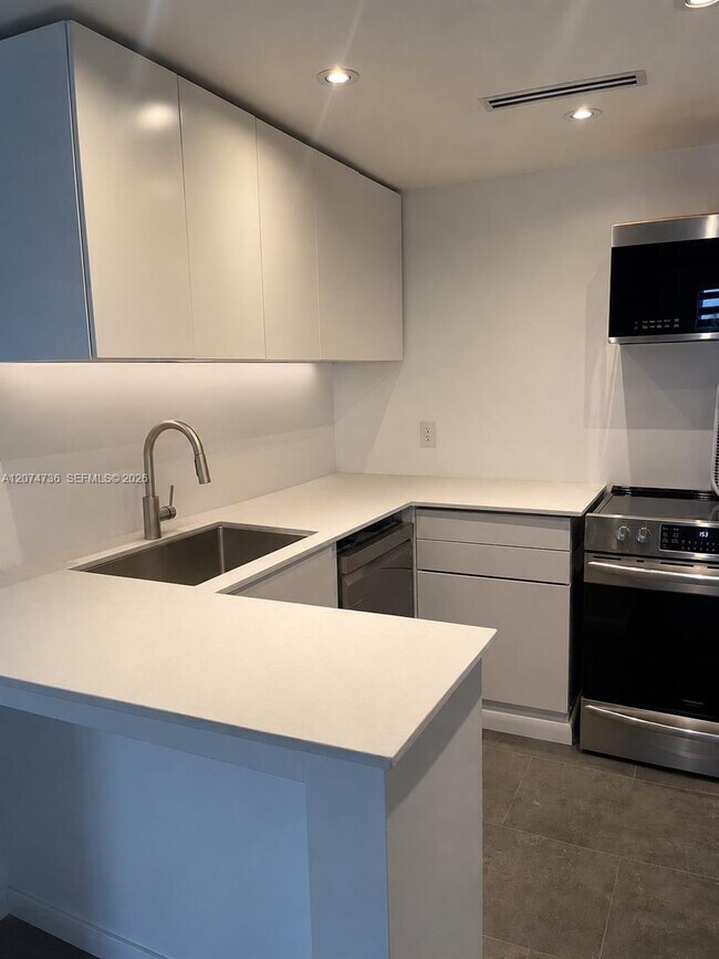 Photo - 3545 NE 167th St Unit 507