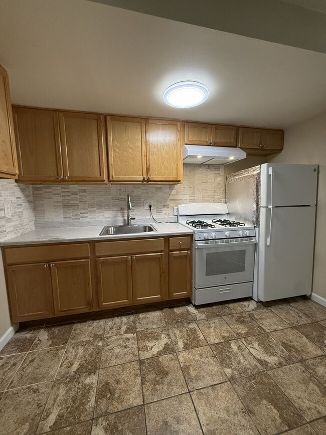 Photo - 410 Alden St Unit 414-1