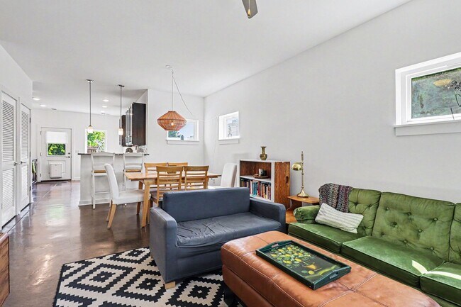 Photo - 201 W 12th St E Unit A