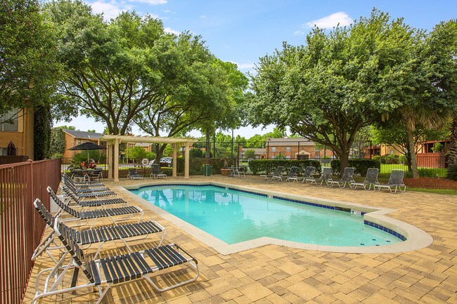 Magnolia Apartments