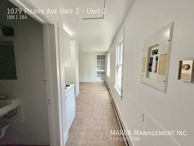 Photo - COZY 1 BED/1 BATH UPPER UNIT - WALKERVILLE PLUS HYDRO & GAS! Unit 2