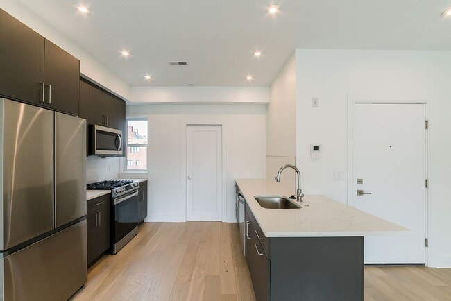 Building Photo - 125 South St Unit 201