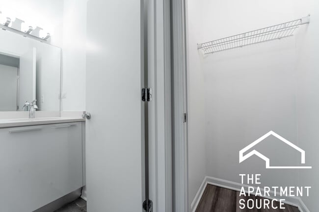 Photo - 2700 W North Ave Unidad 204