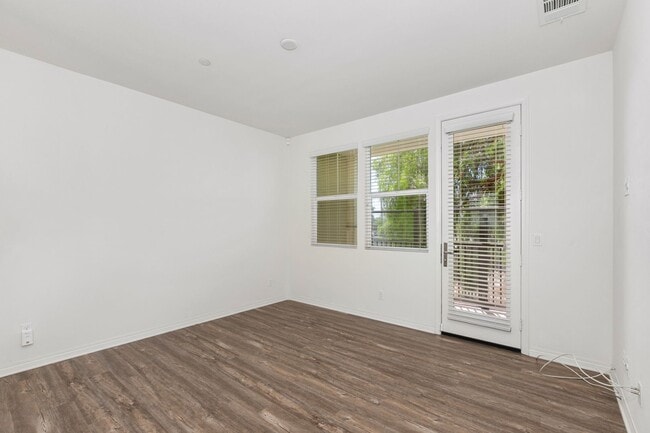 Available now! Beautiful 2 bedroom 2.5 bat... - Available now! Beautiful 2 bedroom 2.5 bat... Casa Adosada