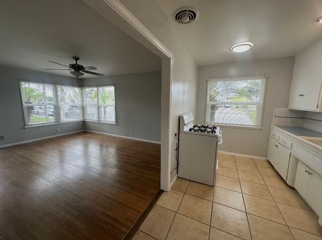 Photo - 4554 N Lakewood Blvd Unit 4558