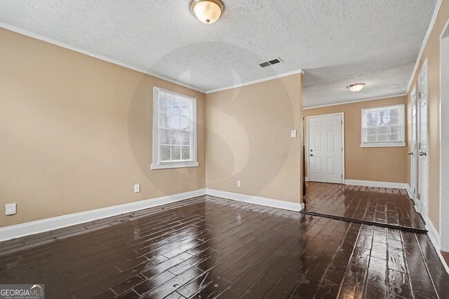 Photo - 1716 Lisbon Dr SW