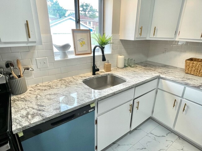 Photo - 5445 Chippewa St Unidad 4A