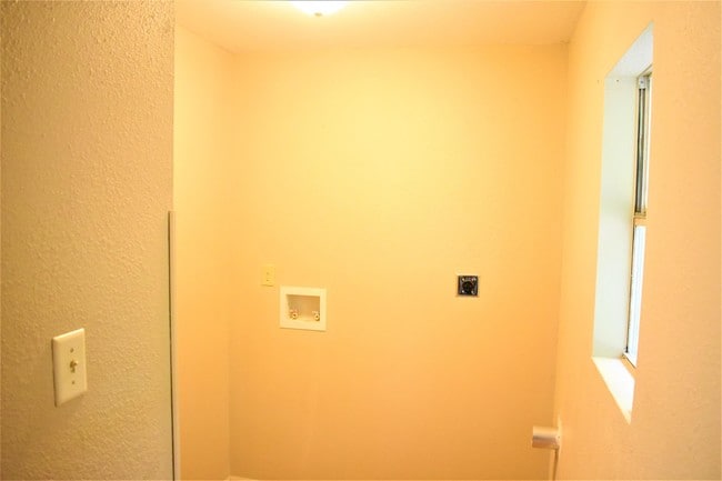 Photo - 2114 Railroad St