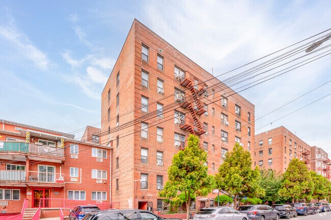 840 E 13th St - 1840 E 13th St