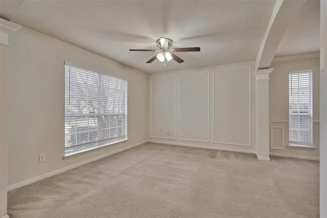 Photo - 511 Elm Ridge Dr