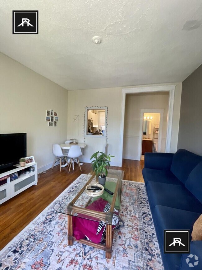 Building Photo - 2 bedroom in Brighton MA 02135 Unit 7 Rental