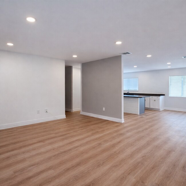 Photo - 8127 Chesebro Ave