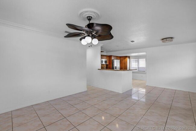 242 W 19th St