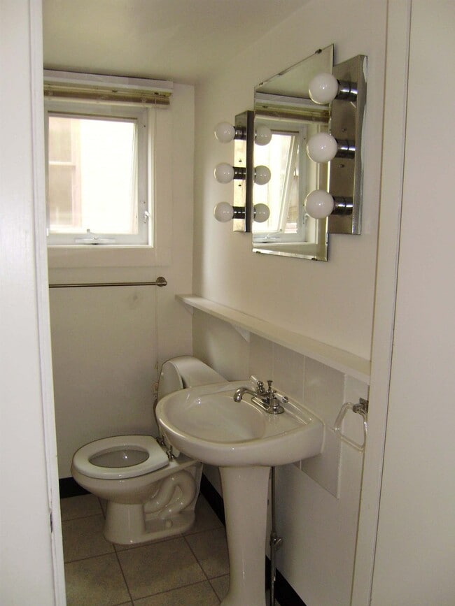 Photo - 5623 Woodmont St Unit 5623