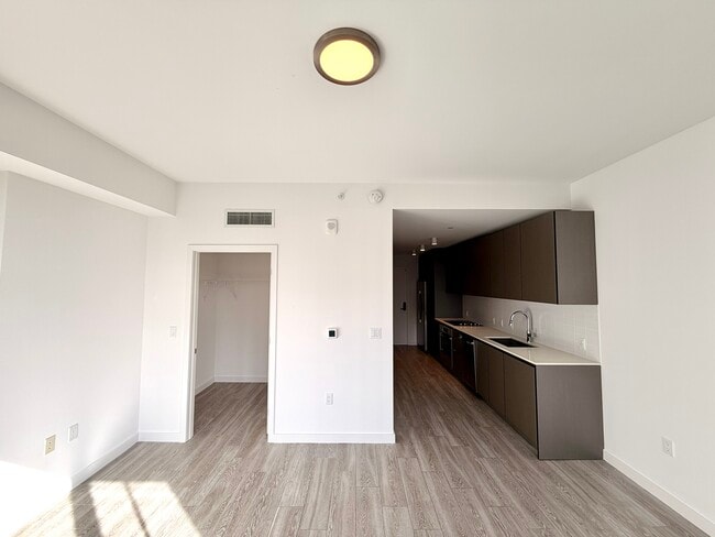 Photo - 218 NW 34th St Unidad S4