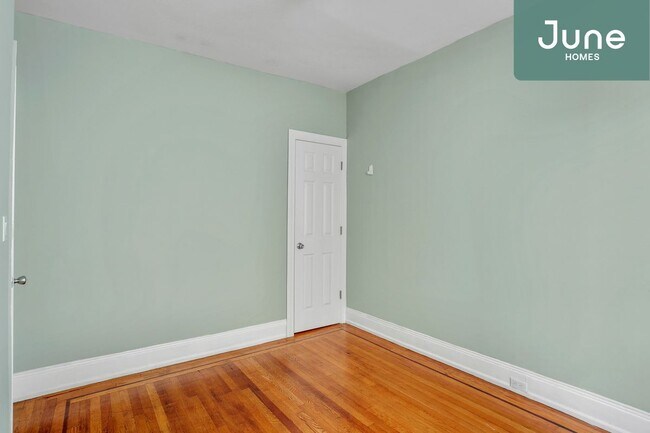 Photo - ROOM ONLY in 3-bed/1.0-bath Home Unit B