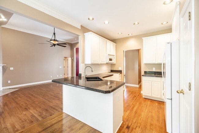 Photo - 150 Stonebrook Ln