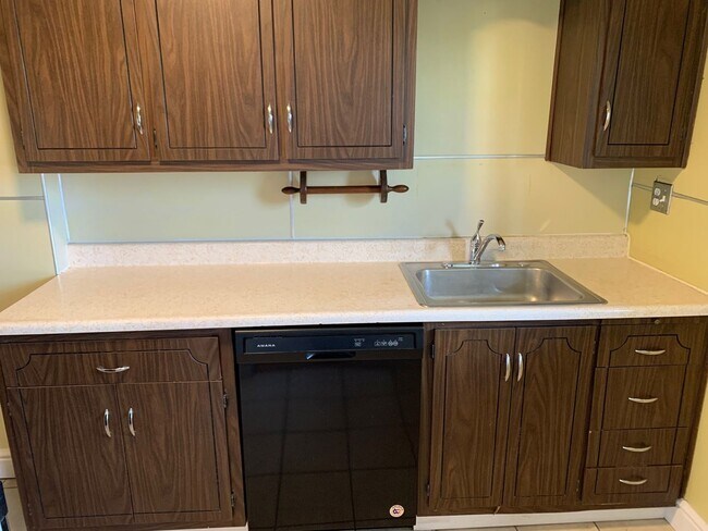 Photo - Charming Townhouse in a Beautiful Neighborhood