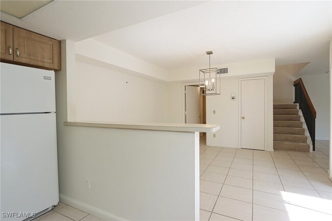 Building Photo - 514 11th Ave S