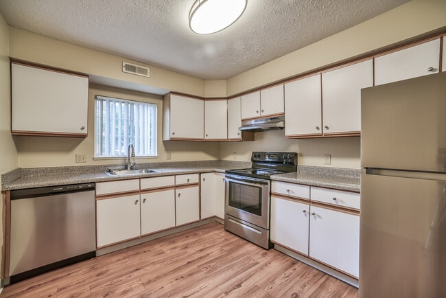 Photo - Glenwood Pointe