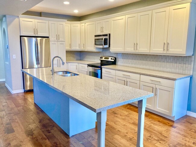 Photo - Lovely 3 Bedroom, 2.5 Bathroom Townhome