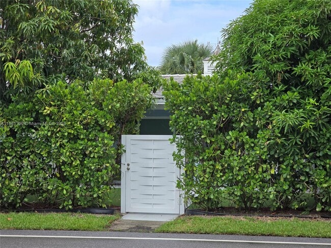 Building Photo - 340 Bamboo Rd Rental
