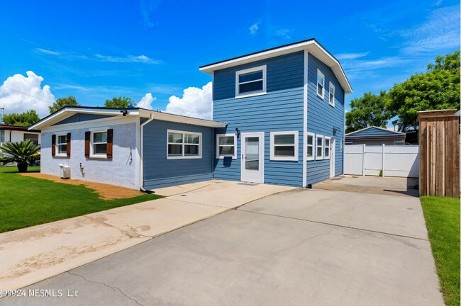 Photo - 401 Claudia Dr