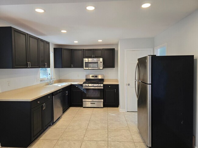 Photo - Remodeled 4Bd 3Bath home w Basement!