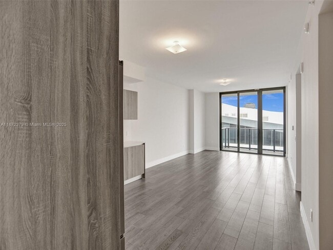 Building Photo - 2960 NE 207th St Unit 1108 Rental