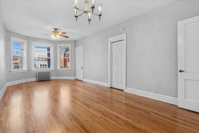 Photo - 5033 W Cullom Ave Unit 1