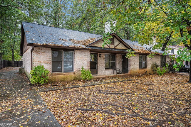 Building Photo - 2610 Golfview Terrace SE