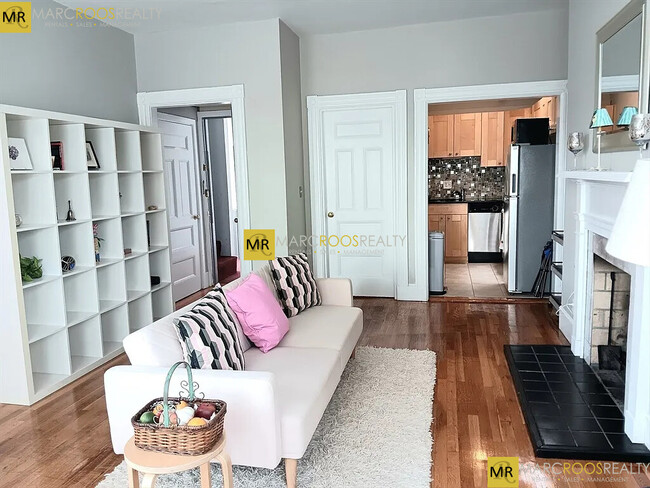 Photo - 86 Beacon St Unidad Beacon St #4 Rental