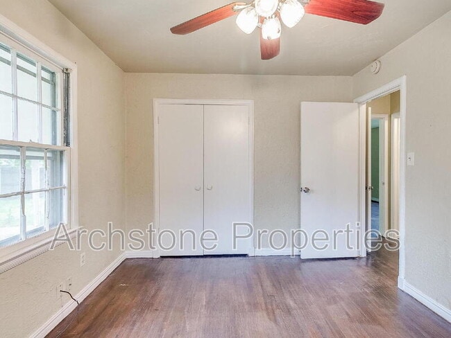 Photo - 1614 SW 41st St