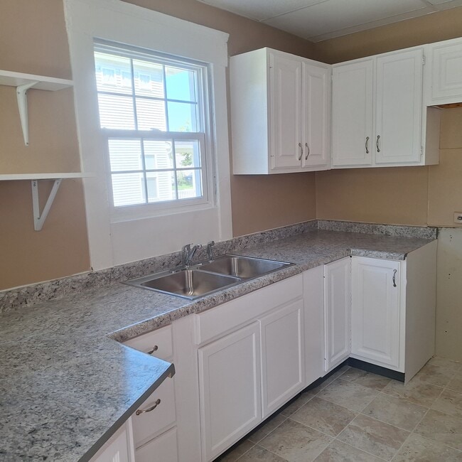 Photo - 2282 E 100th St