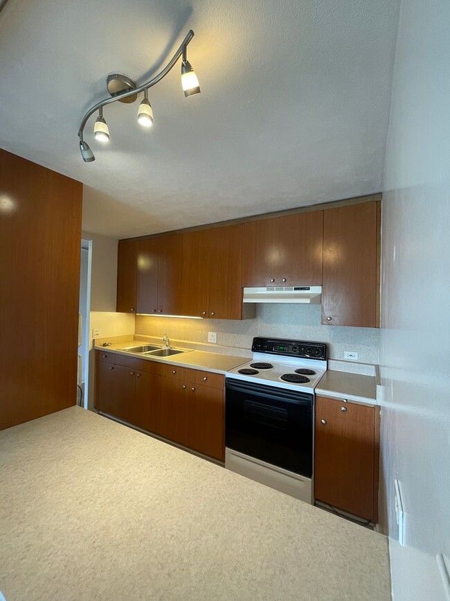 Photo - 11th Floor Condo with Downtown and Mountain Views. Unidad 1154