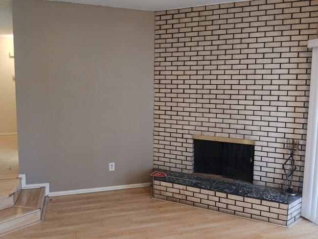 Photo - Cozy 4-bedroom, 2-bathroom home! SHOWINGS ...