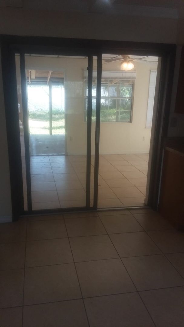 Photo - 169 Dahlia Dr