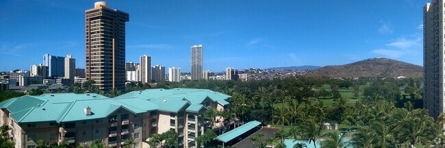 Building Photo - 2 bedroom, 1.5 bath, 2 parking unit at Cou... Rental