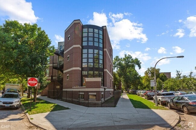 Building Photo - 1907 W Schiller St Unit 3 Rental