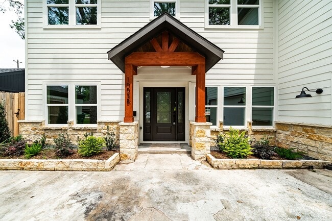 Photo - 10038 Westview Dr