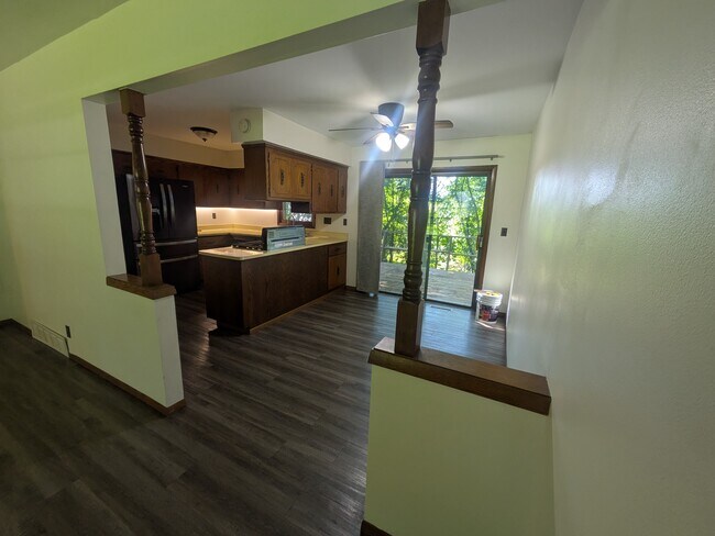 Photo - 595 Meadow Ct
