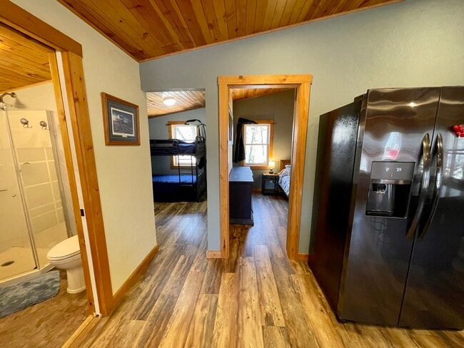 Photo - 2154 Twin Springs Rd Unit Twin Springs Apartment