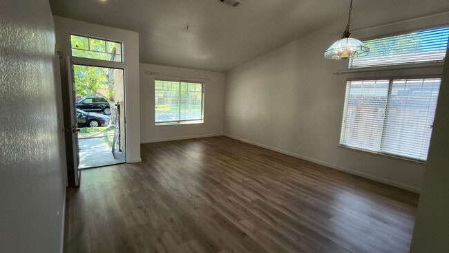 Photo - Brand New Flooring and FRESH Paint - SPACIOUS 3 BEDROOM HOUSE IN LIVERMORE!!!