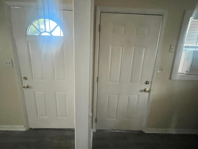 Photo - 1886 Phillips Ave Unit Apt b