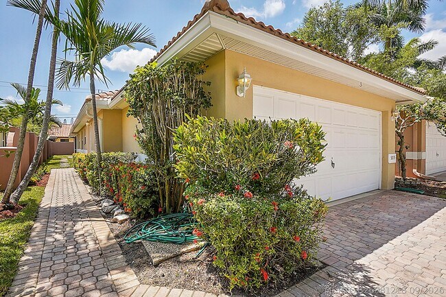 5215 Grande Palm Cir