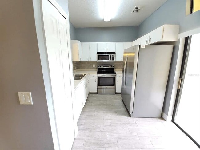 Photo - 6037 Scotchwood Glen