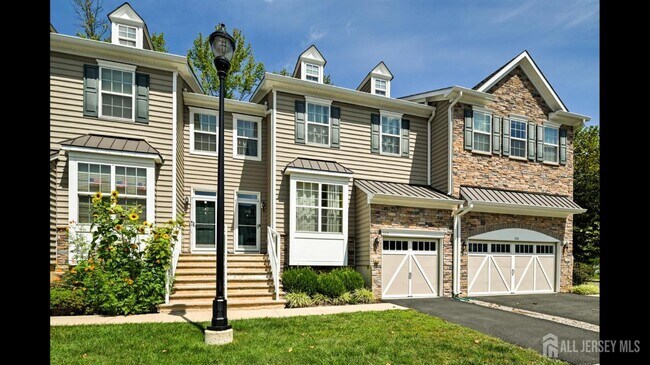 202 Downey Ln