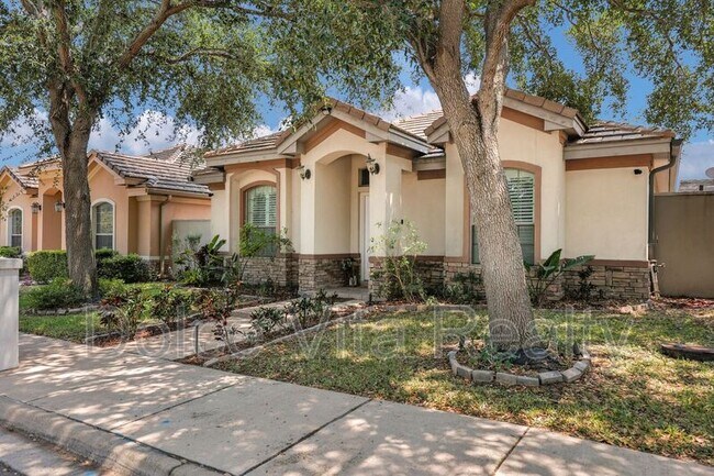 Photo - 612 E Thornhill Ave