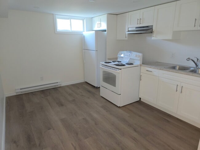 Photo - 623 Grey St Unit 5